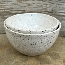 Load image into Gallery viewer, Farmhouse White Speckle Nesting Bowl Pair